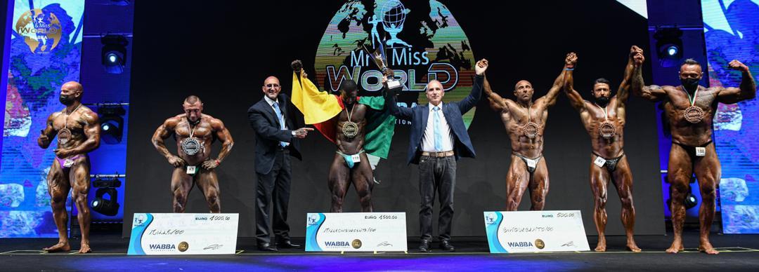 Perouse-le-17-juillet-2021.-Les-athletes-camerounais-sur-le-podium-mondial-de-bodybuilding-1.jpg