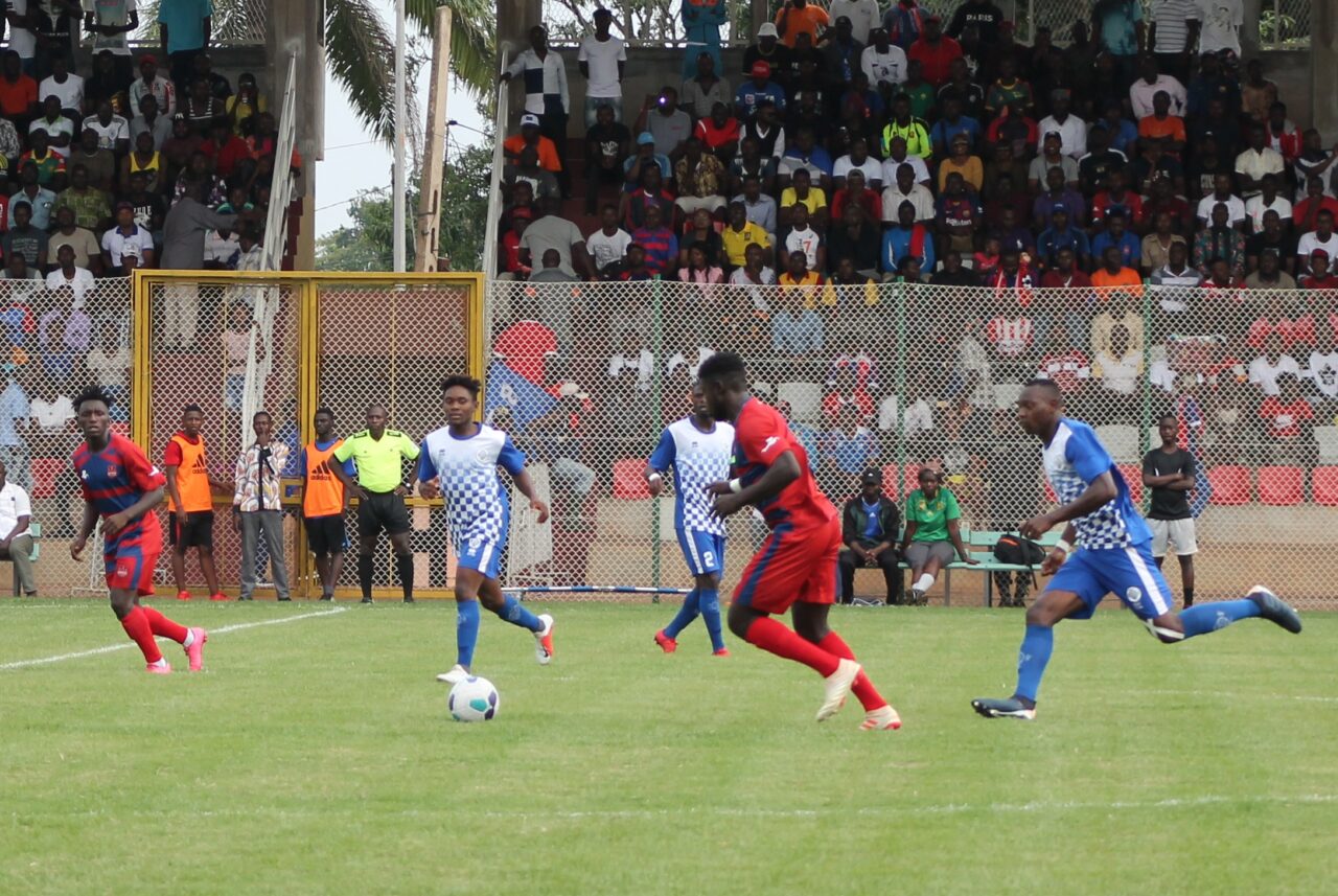Yaoundé, stade de Ngoa-Ekellé. Un match de championnat Elite One entre Apejes et Bamboutos (1)