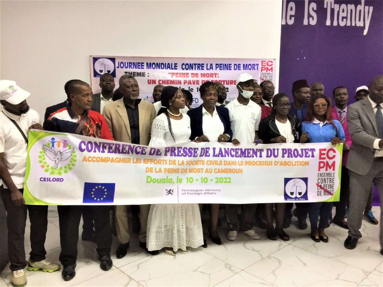 Douala le 10 octobre 2022. Conférence de presse de lancement du projet de lutte contre la peine de mort au Cameroun organisée par l'association Christ, éduque, soigne, loge, orphelins et démunis (Ceslord). (1)
