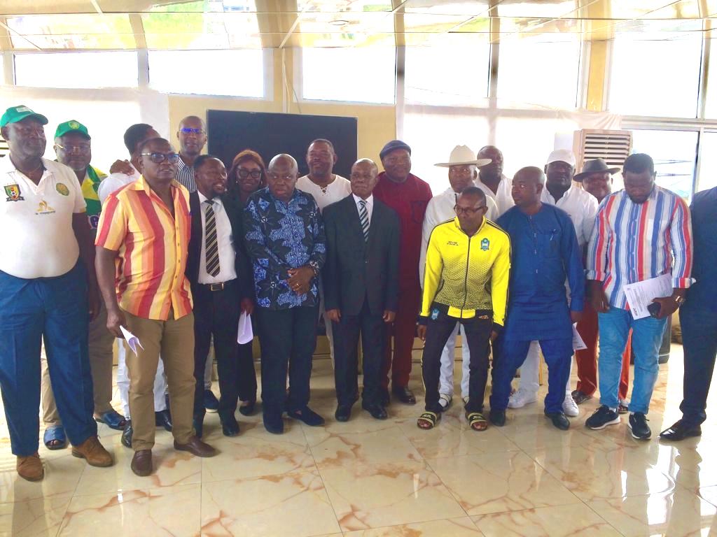 Douala, le 15 juin 2023. Des présidents de clubs professionnels réunis au sein de l'ACFPC après leur réunion